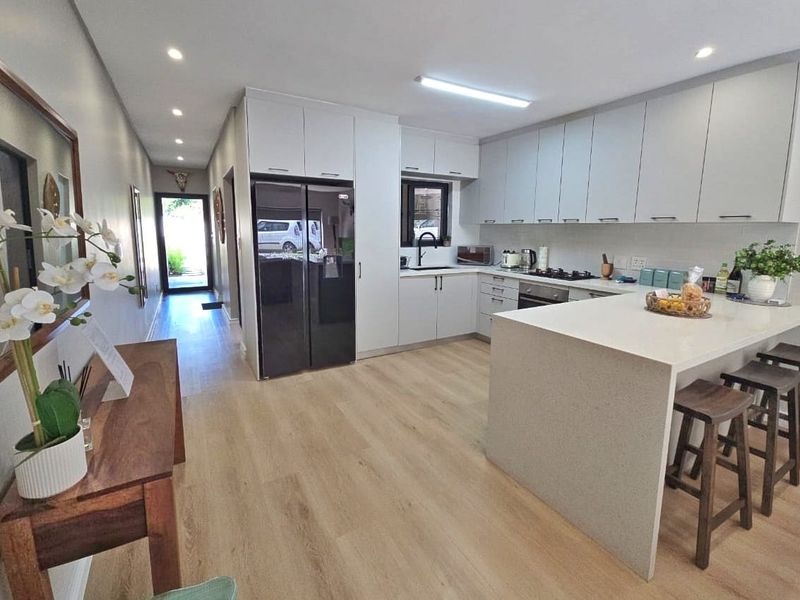 Rare Opportunity: Secure Lock-Up-and-Go in Prime Village Position - Photo 3