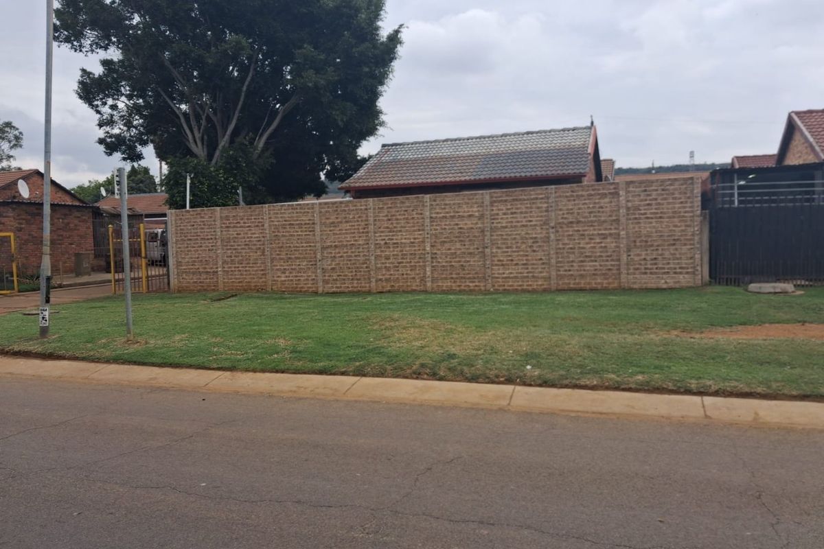 2 Bedroom house for sale in Elandspoort  - Photo 4
