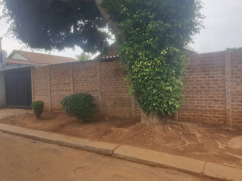 2 Bedroom house for sale in Elandspoort  - Photo 6