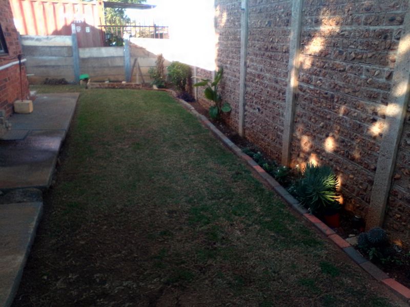 2 Bedroom house for sale in Elandspoort  - Photo 4