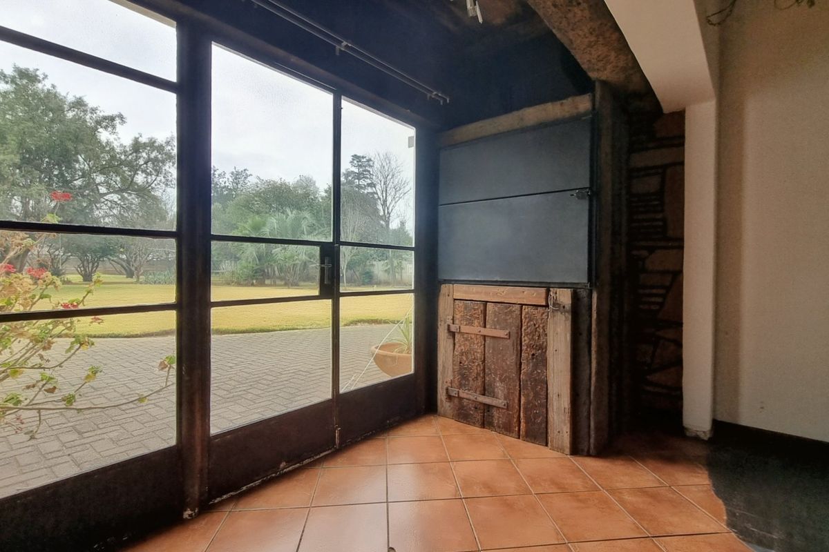 Spacious 3-Bedroom Home with 2-Bedroom Flat and Large Garden - Photo 5