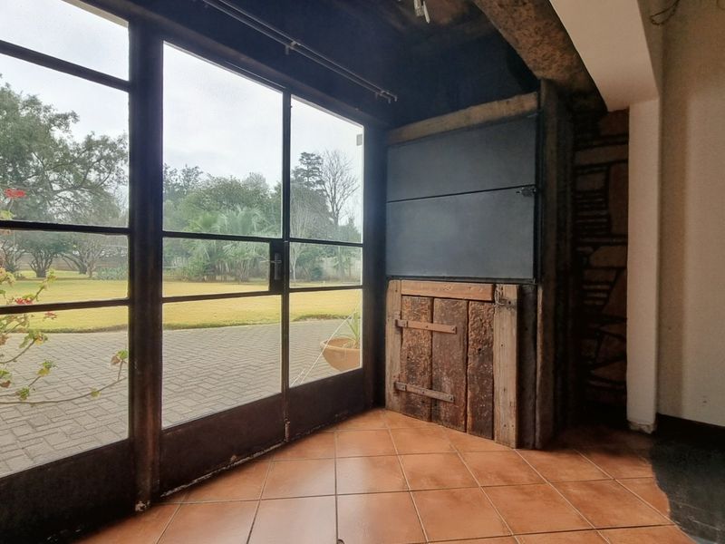 Spacious 3-Bedroom Home with 2-Bedroom Flat and Large Garden - Photo 5