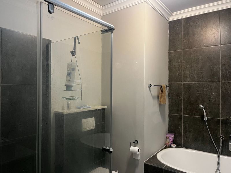 MODERN 2 BEDROOM APARTMENT TO LET IN ZALAMIA COMPLEX - Photo 9
