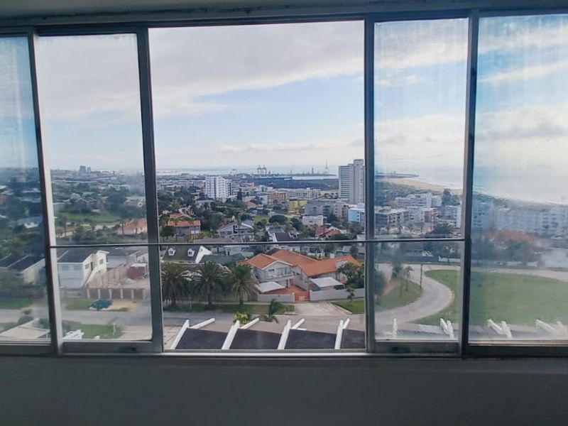 Coastal Living with Spectacular Ocean Views - Photo 4