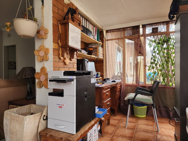 3 BEDROOM HOUSE IN STILFONTEIN - Photo 8