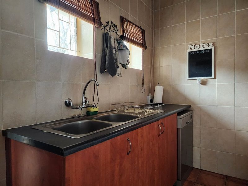 3 BEDROOM HOUSE IN STILFONTEIN - Photo 7