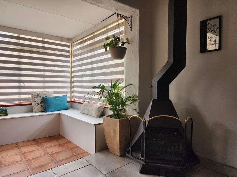 3 BEDROOM HOUSE IN STILFONTEIN - Photo 1