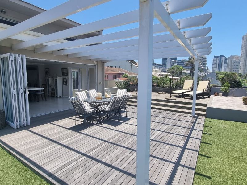 To rent Umhlanga, executive, fully furnished 3 bedroom beachfront apartment. - Photo 1