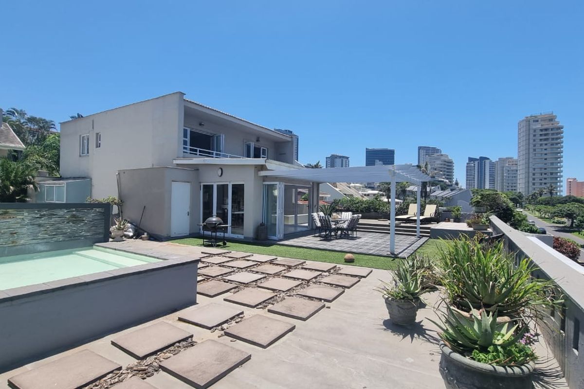 To rent Umhlanga, executive, fully furnished 3 bedroom beachfront apartment. - Photo 2
