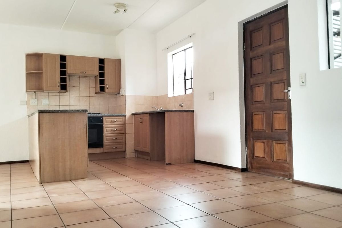 2 bedroom GROUND FLOOR Townhouse for Sale in Halfway Garden  Midrand - Photo 3