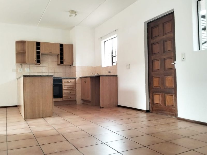 2 bedroom GROUND FLOOR Townhouse for Sale in Halfway Garden  Midrand - Photo 3