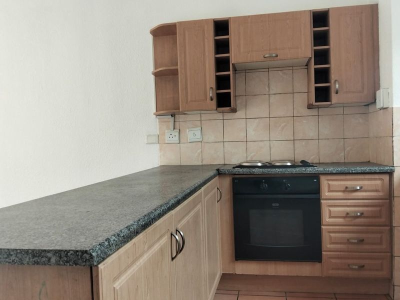 2 bedroom GROUND FLOOR Townhouse for Sale in Halfway Garden  Midrand - Photo 2