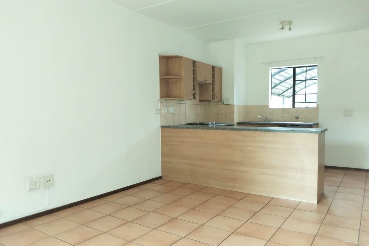 2 bedroom GROUND FLOOR Townhouse for Sale in Halfway Garden  Midrand - Photo 4