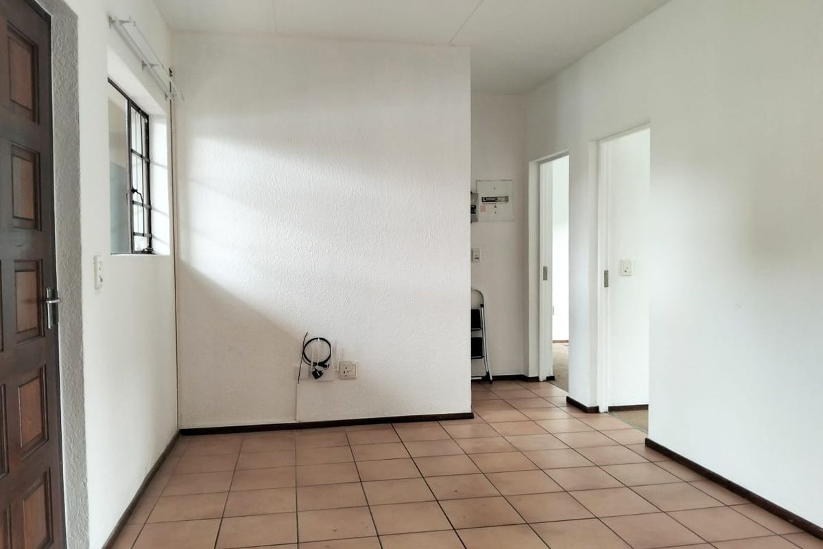 2 bedroom GROUND FLOOR Townhouse for Sale in Halfway Garden  Midrand - Photo 5