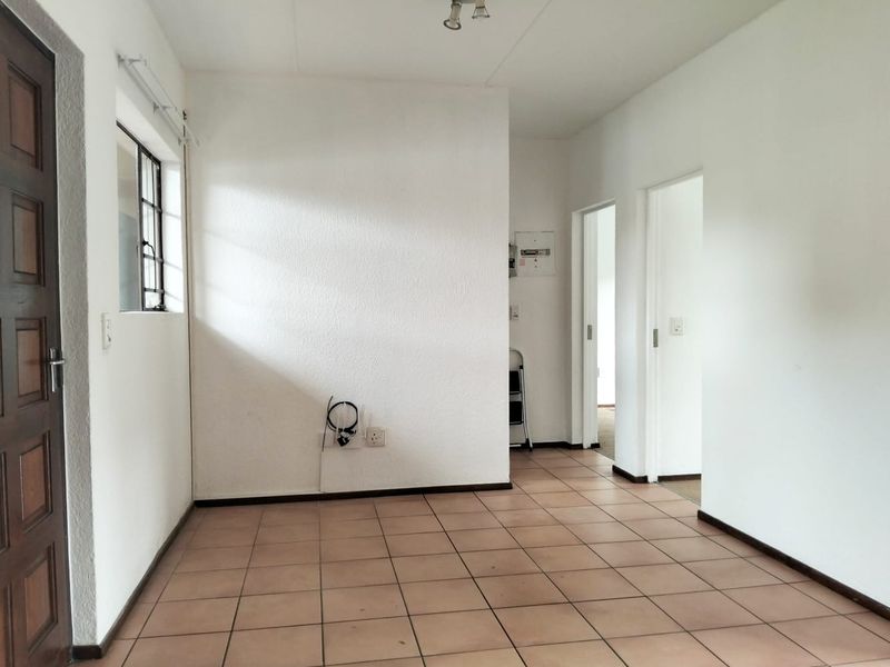 2 bedroom GROUND FLOOR Townhouse for Sale in Halfway Garden  Midrand - Photo 5