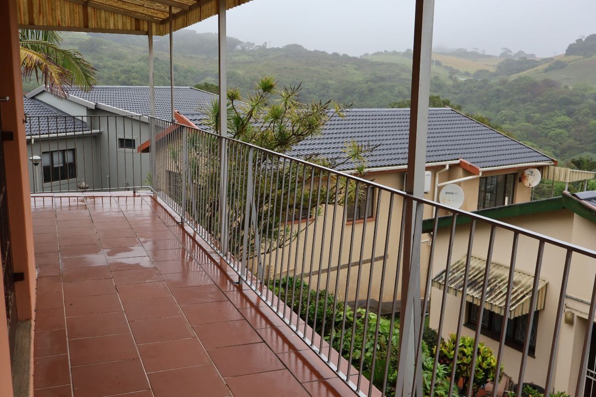 For Sale: Inviting Double-Storey  Townhouse in Leisuredene Village, Hibberdene - Photo 4