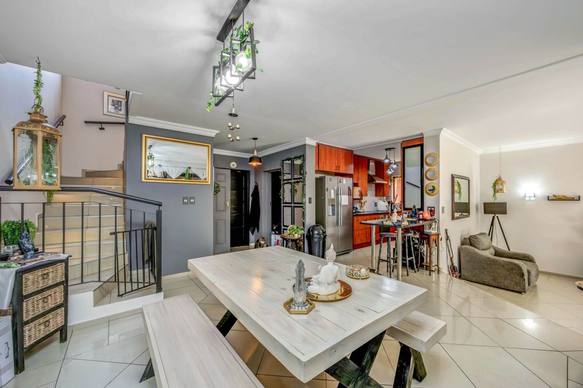 3 Bedroom 2.5 Bathroom For Sale. - Photo 4