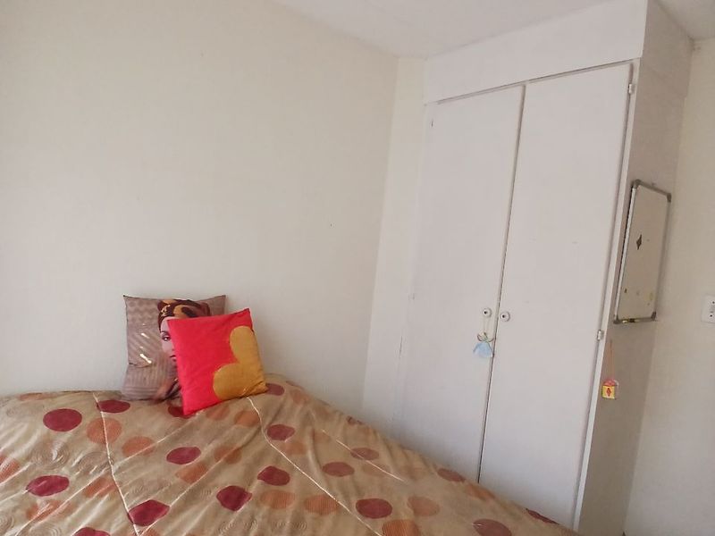 Spacious 3 bed 1 bath apartment - Photo 4