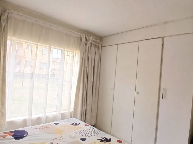 Spacious 3 bed 1 bath apartment - Photo 6