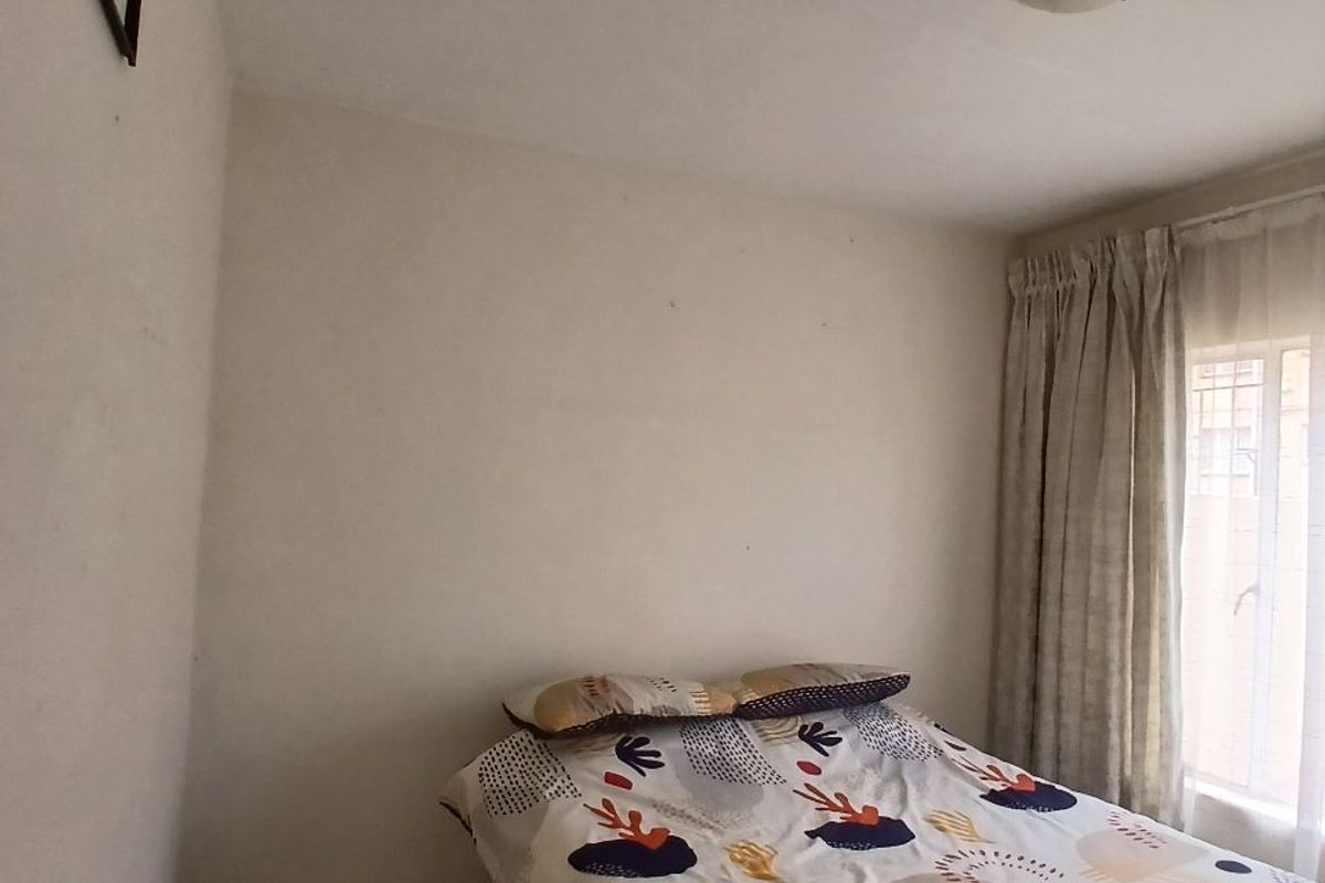 Spacious 3 bed 1 bath apartment - Photo 5