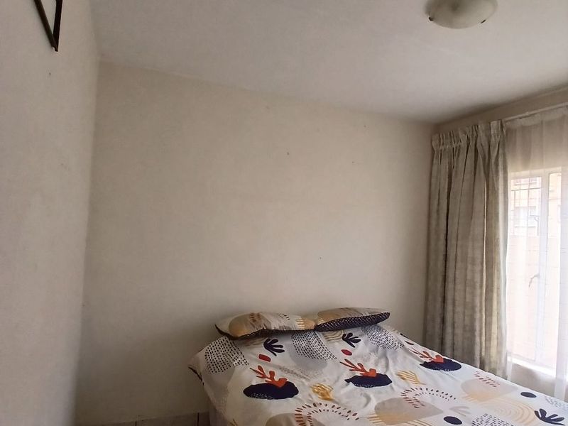 Spacious 3 bed 1 bath apartment - Photo 5