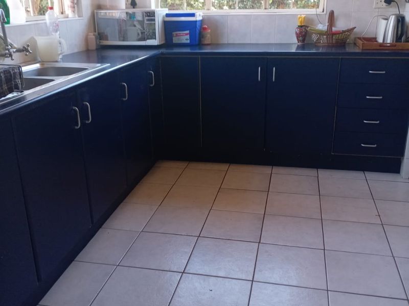 A UNIQUE 2 BEDROOM HOUSE IN TURFONTEIN -  - Photo 6