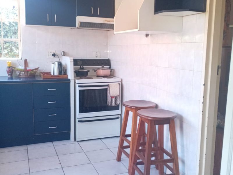 A UNIQUE 2 BEDROOM HOUSE IN TURFONTEIN -  - Photo 7
