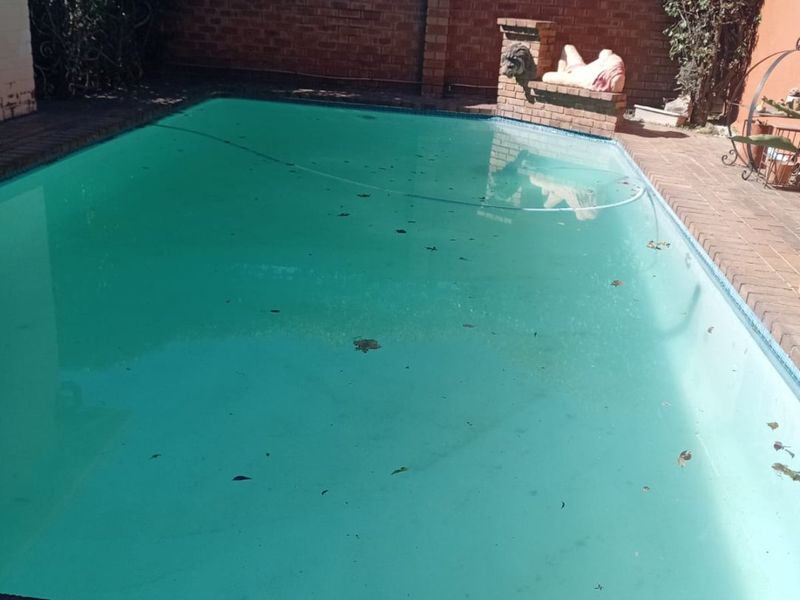A UNIQUE 2 BEDROOM HOUSE IN TURFONTEIN -  - Photo 3