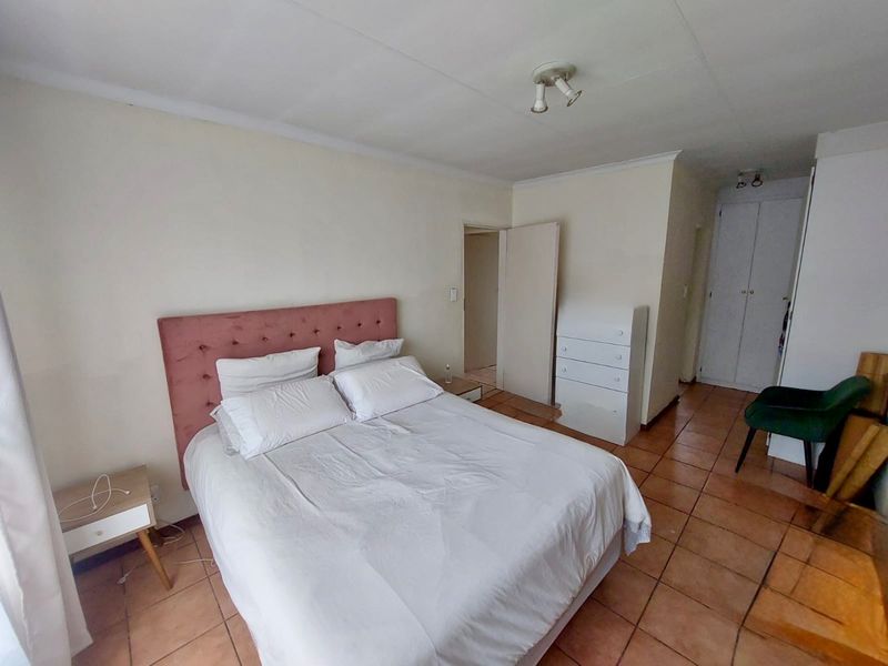 2 bedroom, 2 bathroom Apartment in WillowPark Manor  - Photo 9