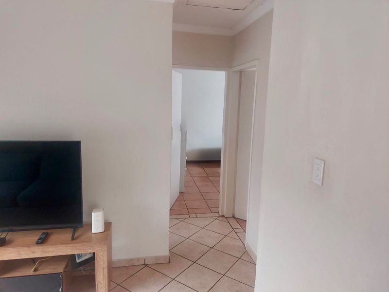 2 bedroom, 2 bathroom Apartment in WillowPark Manor  - Photo 8