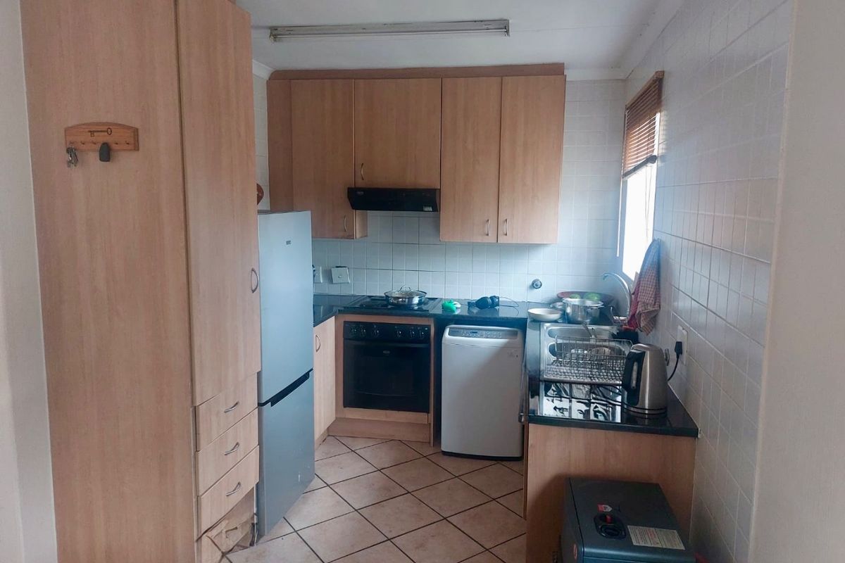 2 bedroom, 2 bathroom Apartment in WillowPark Manor  - Photo 4