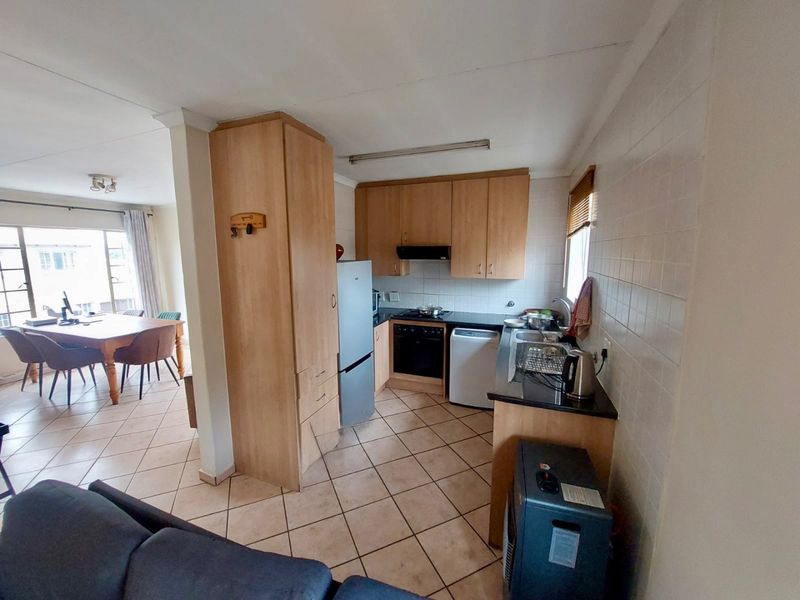 2 bedroom, 2 bathroom Apartment in WillowPark Manor  - Photo 5