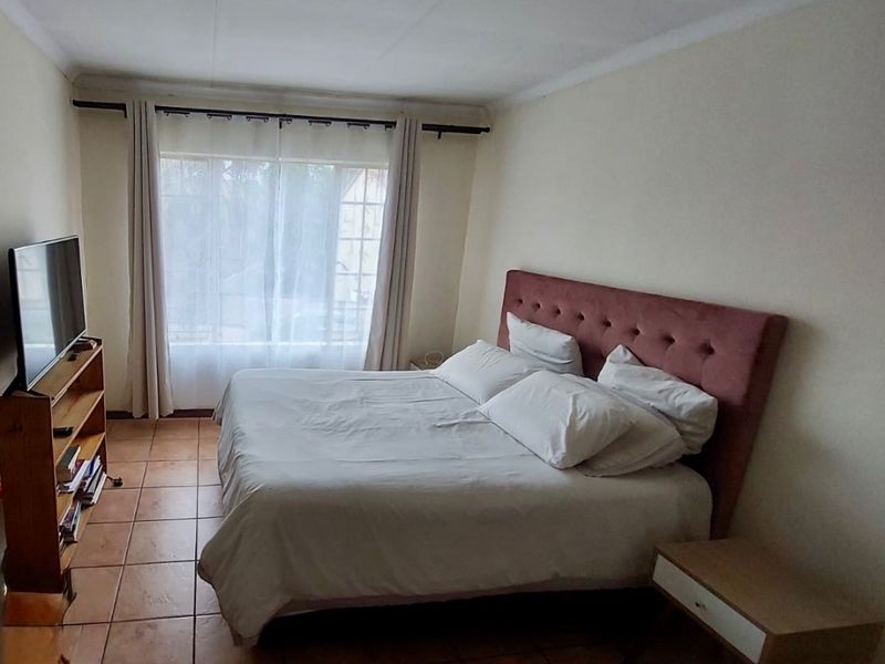 2 bedroom, 2 bathroom Apartment in WillowPark Manor  - Photo 10