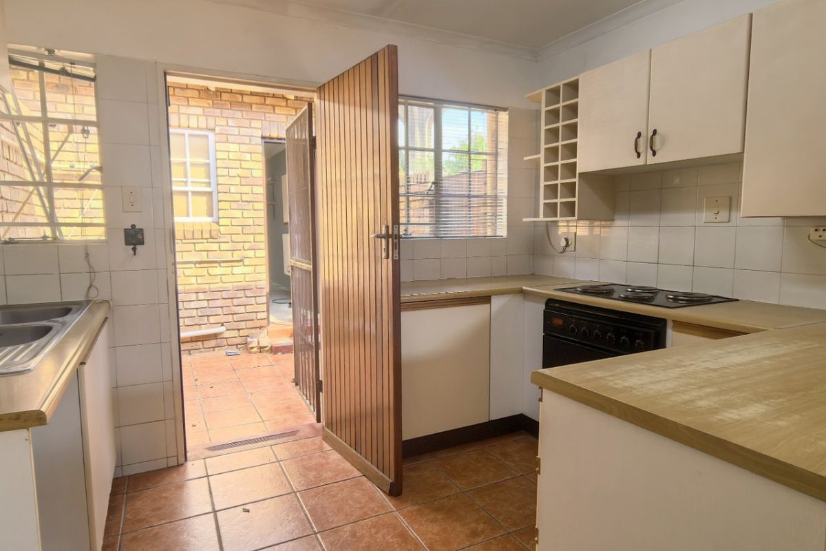 1 Bedroom Simplex in Retirement Village - Photo 4