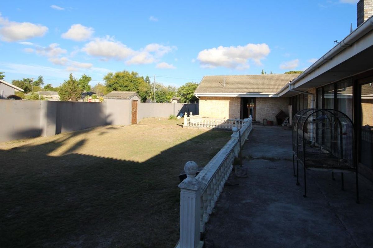 3 bedroom house in Kuilsriver - Photo 3