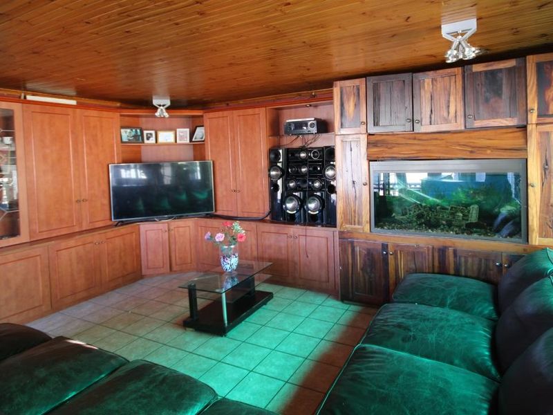 3 bedroom house in Kuilsriver - Photo 7
