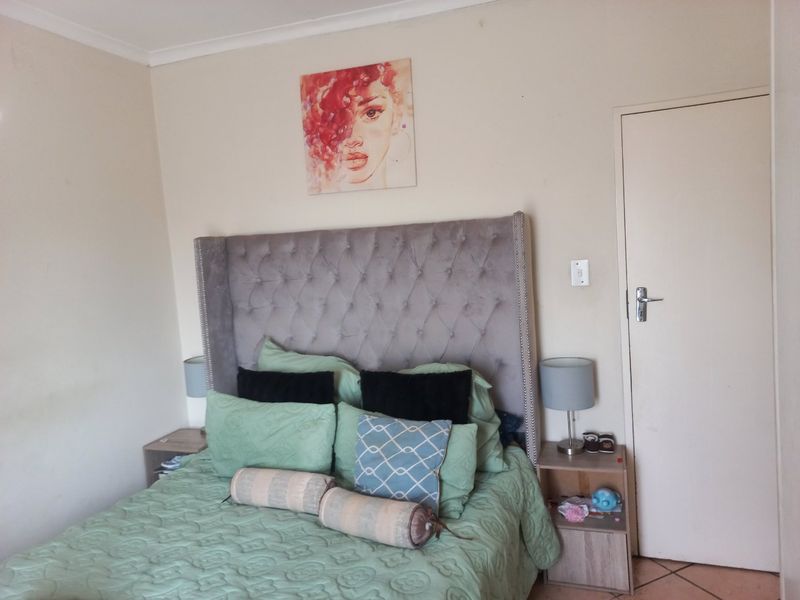 2-Bedroom Apartment for Sale in Mooikloof Ridge Estate - Photo 6