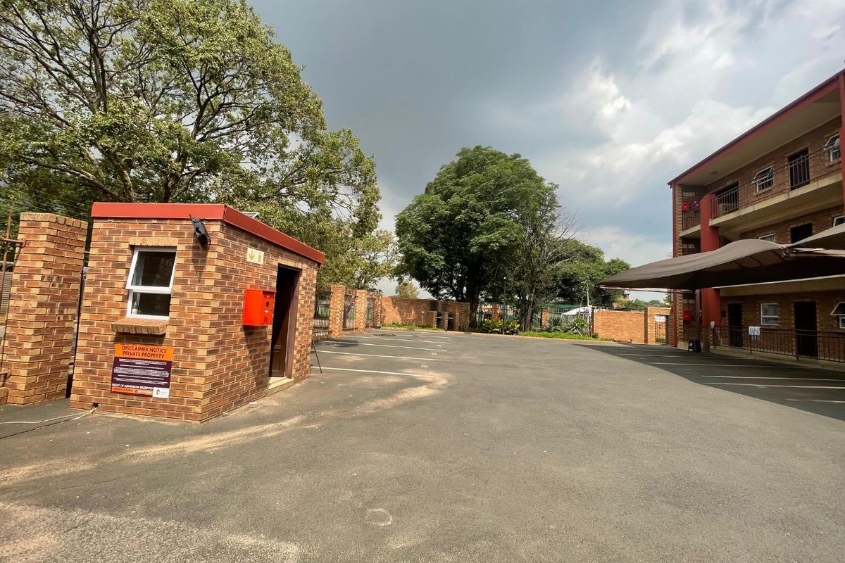 Modern 1-Bedroom Apartments for Only R320 000 – All Costs Included! - Photo 2