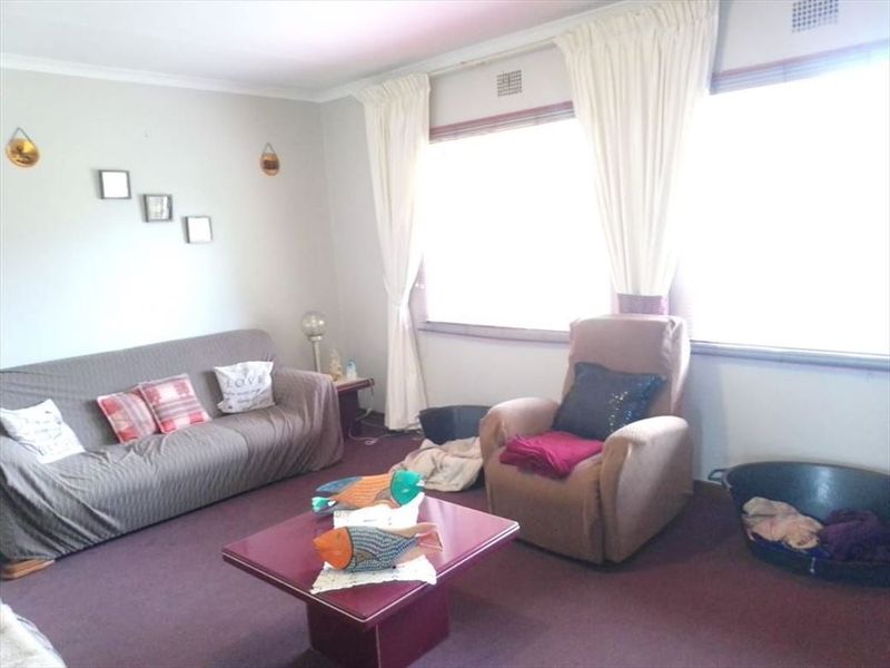 Spacious Family Haven With Endless Possibilities - Photo 2