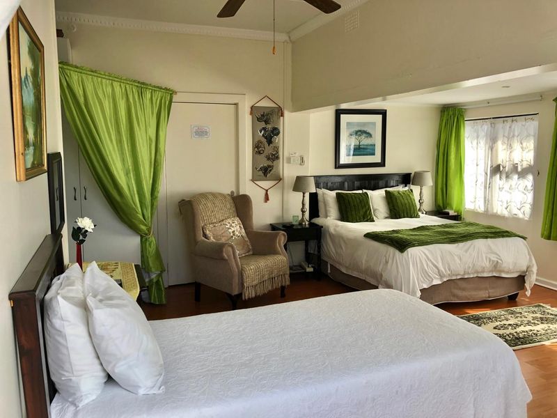Beautiful well maintained  Home - Photo 5