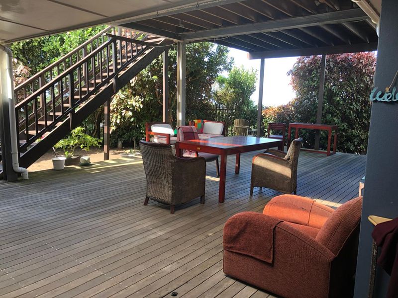 Beautiful well maintained  Home - Photo 8