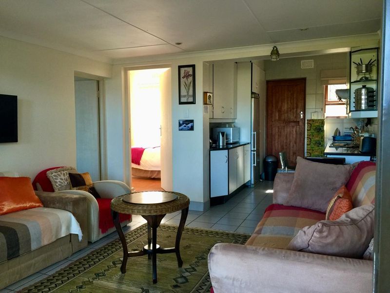 Beautiful well maintained  Home - Photo 10