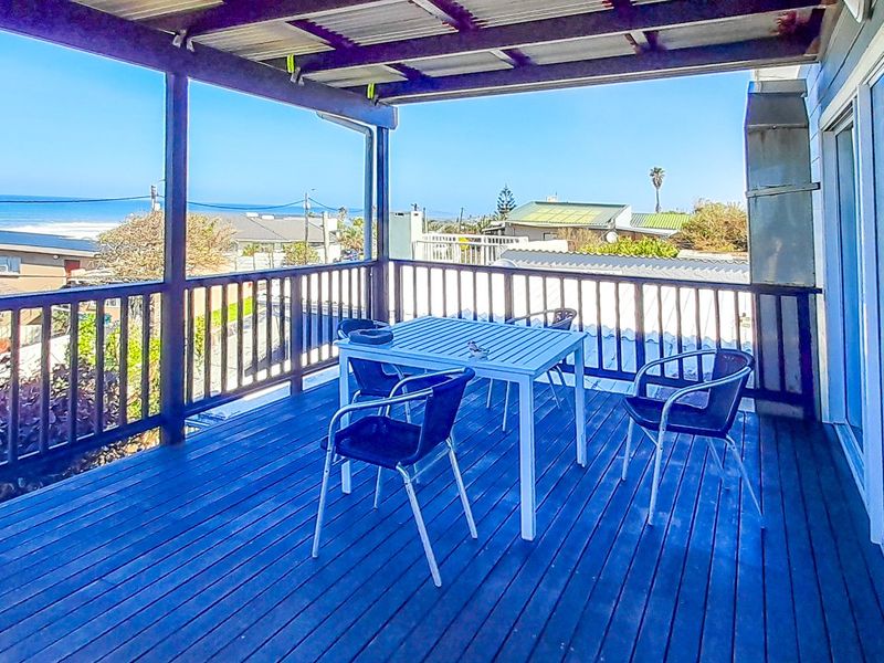 Beautiful well maintained  Home - Photo 1