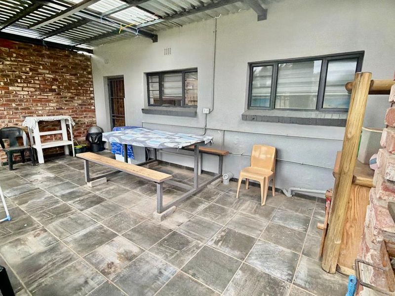 Spacious Family Home For Sale in Songloed - Photo 8