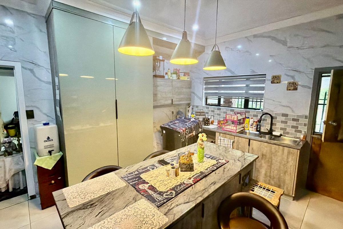Spacious Family Home For Sale in Songloed - Photo 3