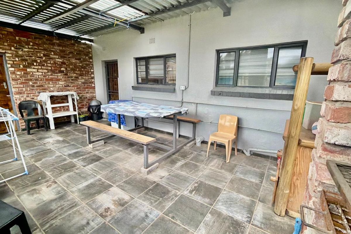 Spacious Family Home For Sale in Songloed - Photo 4