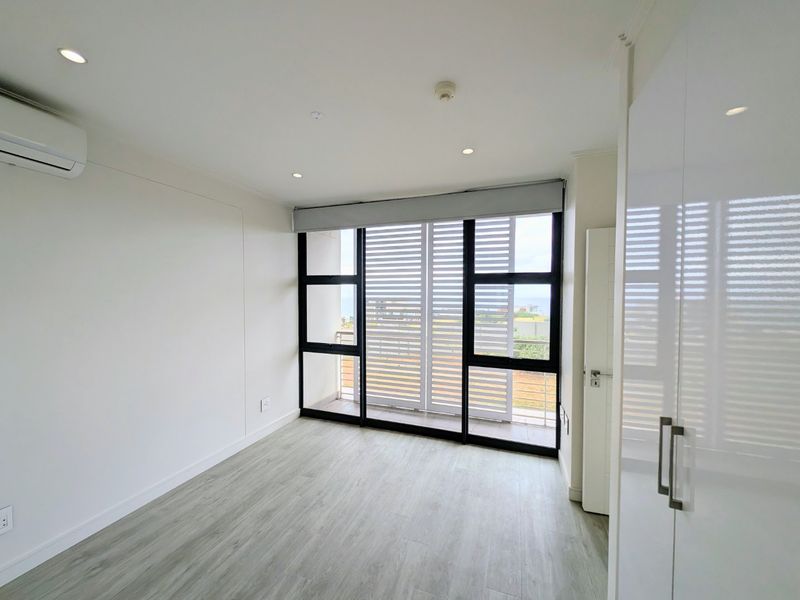Shoreline - Sibaya - Secure estate living for the over 50's -  stunning 2 bedroom, 2 bathroom apartment with lovely seaviews - ready for occupation - Photo 3