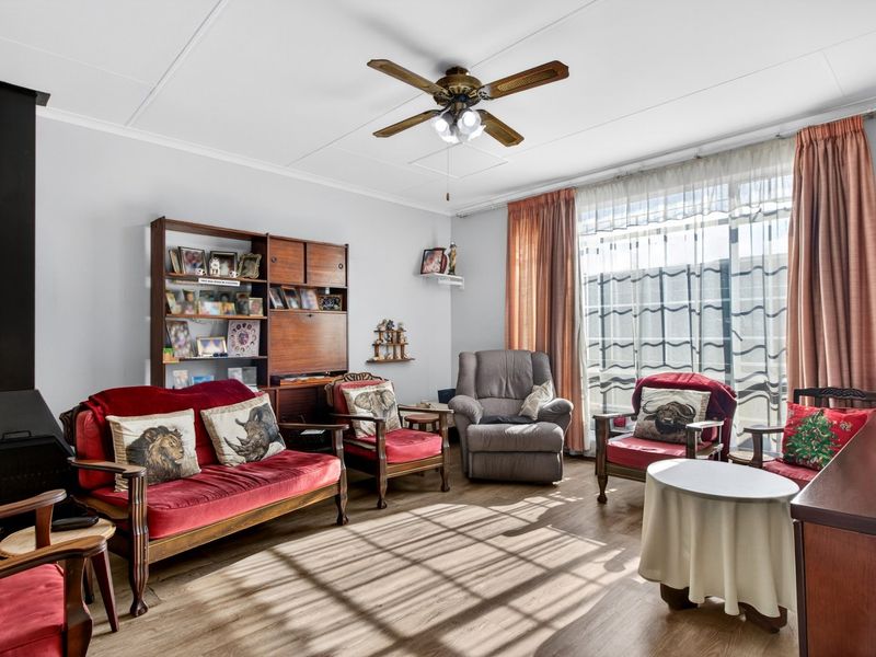Spacious Randpark Ridge Duplex With Solar, Jacuzzi And Entertainment Appeal - Photo 5