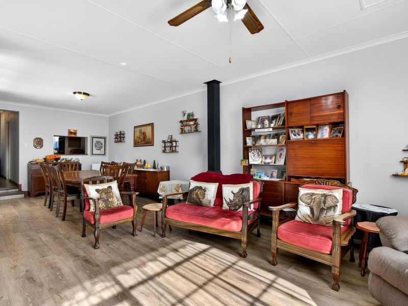 Spacious Randpark Ridge Duplex With Solar, Jacuzzi And Entertainment Appeal - Photo 8