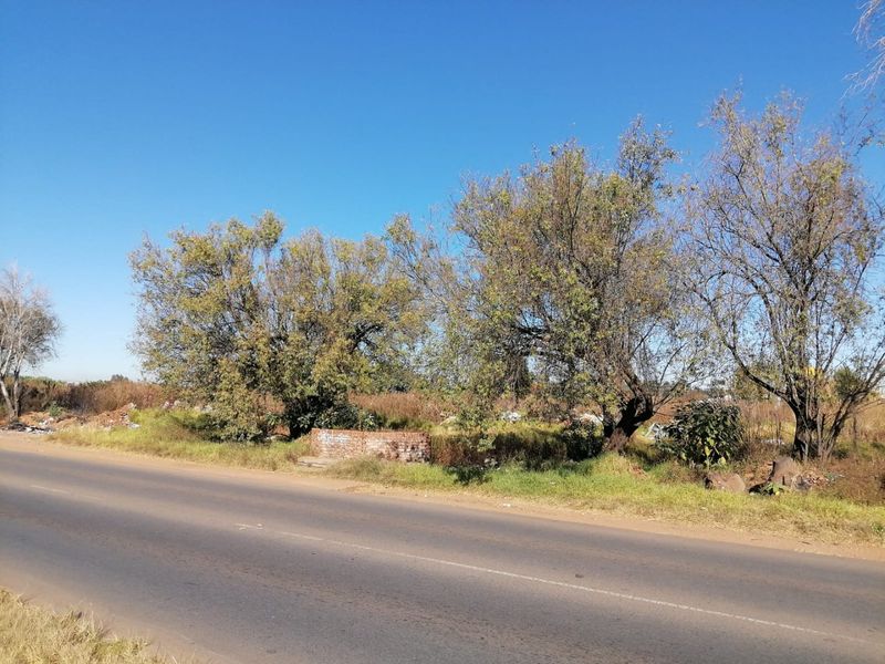 4000 SQUARE METERS MIXED USE RE-ZONED PROPERTY DEVELOPMENT LAND FOR RENTA - Photo 8